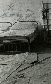 MSG005: Durrës: Preparing the bedroom of Prince Wied in the konak, ca. February 1914 (Marquis di San Giuliano Photo Collection).