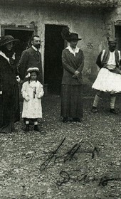 MSG025: Durrës: Princess Sophie zu Wied and little Princess Marie Eleonore (1909-1956) visiting children, spring of 1914 (Marquis di San Giuliano Photo Collection).