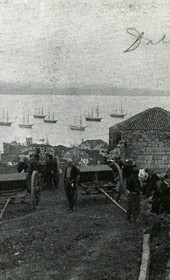 MSG055: Durrës: Artillery cannons in the Venetian fortress, ca. May 1914 (Marquis di San Giuliano Photo Collection).