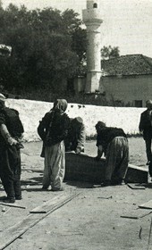 MSG075: Durrës: Coffin-making near the Varosh Mosque, June 1914 (Marquis di San Giuliano Photo Collection).