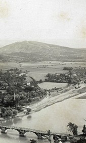 Shkodra, Albania. “A village near Shkodra (İşkodra) with a bridge over the Drin River.” The old five-arched Bahçëllëk bridge was constructed in 1768 by Mehmet Pasha Bushati and was destroyed by flooding in 1880. This photo was taken after its repair. Sultan Abdul Hamid Photo Collection, Istanbul University Library, No. 91228-0024