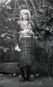 B008: “Woman of the Hoti tribe (northern bank of Lake Shkodra)” (Photo: Alexandre Baschmakoff, September 1908).