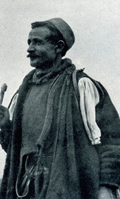 HAB73: “Bulgarian [i.e. Macedonian Slav] shepherd” (Photo: Hugo Bernatzik, 1929).