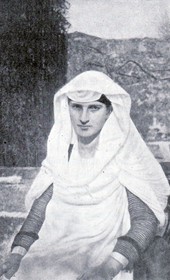 AD049: "Catholic Albanian lady wearing mourning clothes" (Photo: Alexandre Degrand, 1890s).