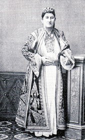 AD172: "Margela Bibë Doda, the mother of Preng Bibë Doda" (Photo: Alexandre Degrand, 1890s).