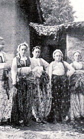AD193: "The dancers of Tirana" (Photo: Alexandre Degrand, 1890s).