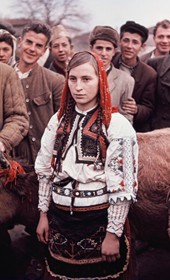 WF004:
A young woman at Shkodra market (Photo: Wilfried Fiedler, ca. 1957)