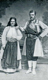 Grothe1912.121: Montenegrin couple from the western karst region (Photo: Hugo Grothe, 1912).
