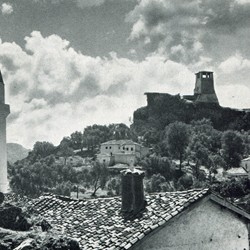 HH032 | Fortress of Scanderbeg in Kruja (Photo: Harry Hamm 1961).