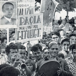 HH065 | Political rally in Elbasan: “Peace cannot be sought, it must be won” (Photo: Harry Hamm 1961).