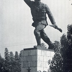 HH105a | Partisan Monument in Tirana (Photo: Harry Hamm 1961).
