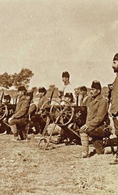 Jäckh038: “Turkish machine-gun platoon” (Photo: Ernst Jäckh, ca. 1910. Courtesy of Rare Books and Manuscript Library, Columbia University, New York, 130114-0039).