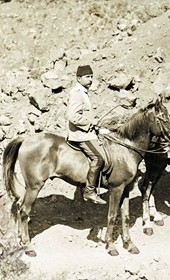 Jäckh193: “On horse trails though the gorges” (Photo: Ernst Jäckh, ca. 1910. Courtesy of Rare Books and Manuscript Library, Columbia University, New York, 130114-0025).
