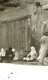 Jäckh301: "Street scene in Albania 2" (Photo: Ernst Jäckh, ca. 1910. Courtesy of Rare Books and Manuscript Library, Columbia University, New York, 130114-0060).
