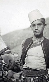 Jäckh304: "Young Albanian from Zadrima" (Photo: Ernst Jäckh, ca. 1910. Courtesy of Rare Books and Manuscript Library, Columbia University, New York, 130114-0083).