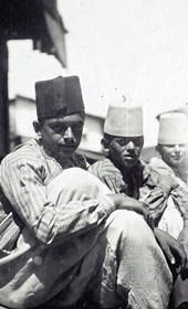 Jäckh305: "Boys in the streets of Shkodra" (Photo: Ernst Jäckh, ca. 1910. Courtesy of Rare Books and Manuscript Library, Columbia University, New York, 130114-0086).