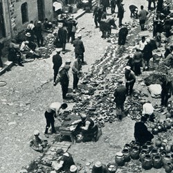 WKL1942_008c | Market day in Korça (Photo 1941-1942).