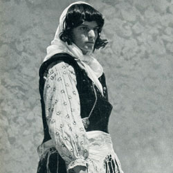 WKL1942_016 | Dress of a highland woman (Photo 1941-1942).