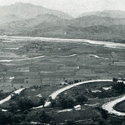 WKL1942_088c | New mountain road between Tirana and Elbasan. View of the Shkumbin valley (Photo 1941-1942).