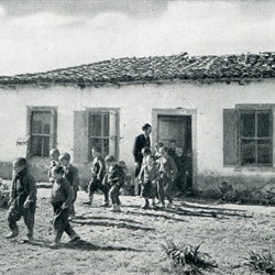 WKL1942_097a | Albanian schools in the past (Photo 1941-1942).