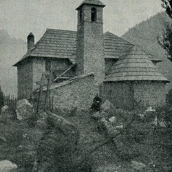 EL1909.037: "The church of Nrejaj" [Theth] in the Shala Valley (Photo: Erich Liebert, 1909).