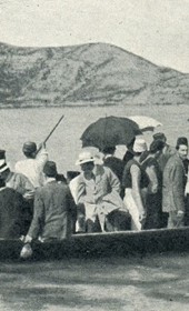GLJ160B: "Lake Shkodra: flat-bottom boat transporting passengers" (Photo: Gabriel Louis-Jaray, 1909).