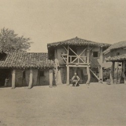 FMG011: A farmhouse at Sulzotaj near the mouth of the Shkumbin River, District of Lushnja, Albania (photo: Friedrich Markgraf, 1924-1928).