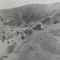 FMG016: Mule path in the sandstone, to the west of Tufina near Tirana, Albania (photo: Friedrich Markgraf, 1924-1928).