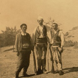 FMG018: Men of the Kelmendi tribe in northern Albania (photo: Friedrich Markgraf, 1924-1928).