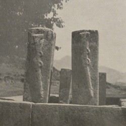 FMG056: Rifles carved on gravestones at Hani i Çesmës (now Gruemirë-Çesme), north of Shkodra, Albania (photo: Friedrich Markgraf, 1924-1928).