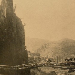 FMG059: A wooden bridge over the Drin River at Ujmisht in the Kukës region of Albania (photo: Friedrich Markgraf, 1924-1928).