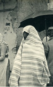 GM010: Woman at Shkodra market (Photo: Giuseppe Massani, 1940).