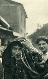 GM026: Young woman from Puka smiling (Photo: Giuseppe Massani, 1940).