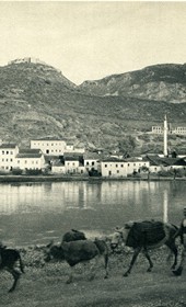 GM029: Lezha on the Drin River (Photo: Giuseppe Massani, 1940).