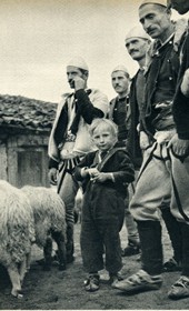 GM046: Shala tribesmen in or around Theth (Photo: Giuseppe Massani, 1940).