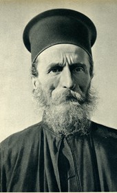 GM095: Orthodox priest in Himara (Photo: Giuseppe Massani, 1940).