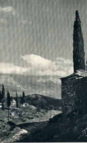 GM113: A Bektashi teqe in Gjirokastra (Photo: Giuseppe Massani, 1940).
