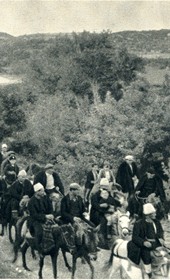 GM117: A wedding procession near Tepelena (Photo: Giuseppe Massani, 1940).