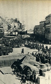 GM125: Italian troops disembarking in Durrës (Photo: Giuseppe Massani, 1940).