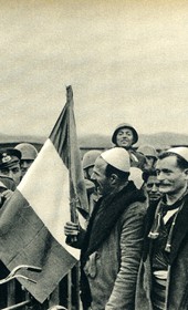 GM130: Demonstration of Italian-Albanian friendship during the occupation (Photo: Giuseppe Massani, 1940).