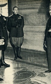 GM135: Benito Mussolini (left) meeting the Albanian Prime Minister Shefqet Bey Vërlaci (1877-1946) (third from right) in Rome on 16 April 1939 (Photo: Giuseppe Massani, 1940).