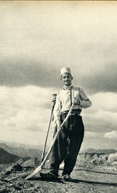 GM150: Road construction in central Albania (Photo: Giuseppe Massani, 1940).