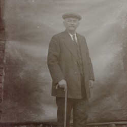 DhV001: The Albanian photographer, Dhimitër Vangjeli (1872-1957).