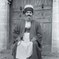 DhV009: The baba of the Bektashi tekke (convent) of Haxhi Baba Horasani in Qesaraka. Kolonja, Albania (photo: Dhimitër Vangjeli).