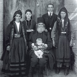 DhV016: The Prifti family in Rehova. Kolonja, Albania (photo: Dhimitër Vangjeli).