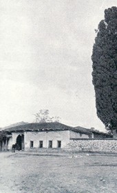 FW064B: “The home of the dervishes in Tirana” (Photo: Friedrich Wallisch, 1931).